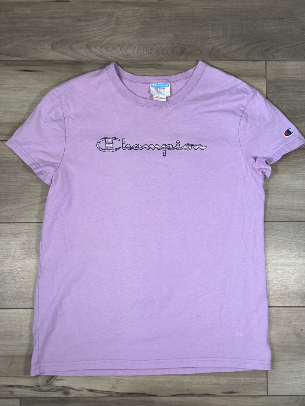 Vintage Champion Lavender Purple Logo T-Shirt Women’s Medium Embroidered C